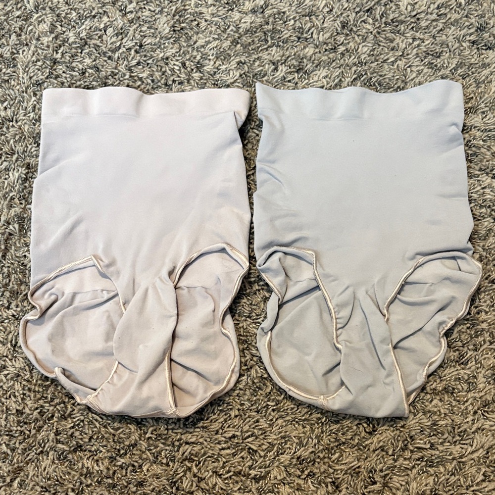 (2) SKIMS Sculpting High Waist Briefs, Size S/M